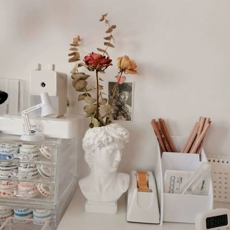 Decorus Nordic David Sculpture Vase & Storage Accent